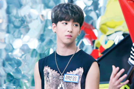  p data-id="gnrzmdhnwl">车善玗,艺名baro,1992年9月5日出生于韩国全