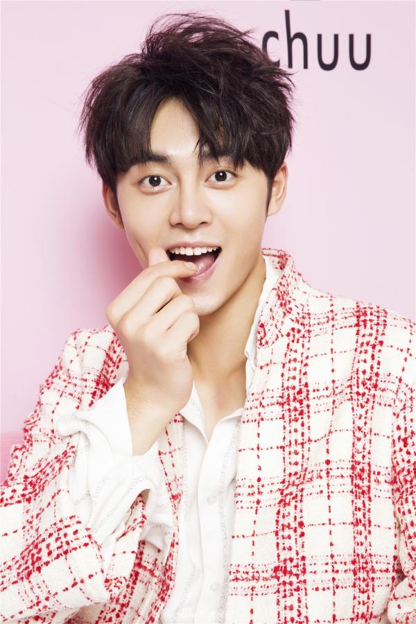 uyunxb6">谢彬彬,1995年12月20日出生于浙江省温州市,中国内地男演员