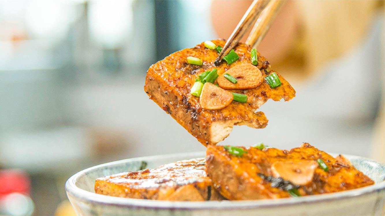 小羽私厨之黄油蒜香豆腐盖饭