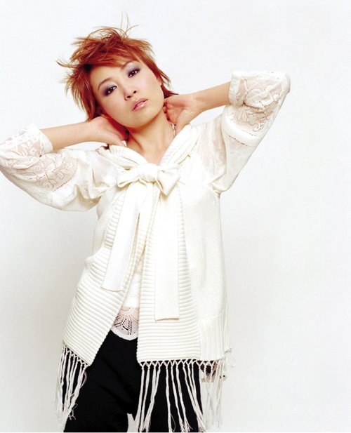  p>《满天风雪》是陈琳演唱的歌曲,收录在2002年发行的专辑《 a