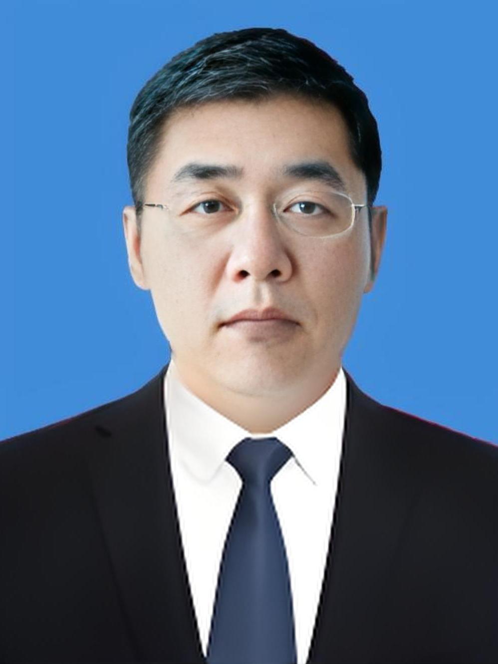 满都拉(刘永生),1976年2月出生,男,蒙古族