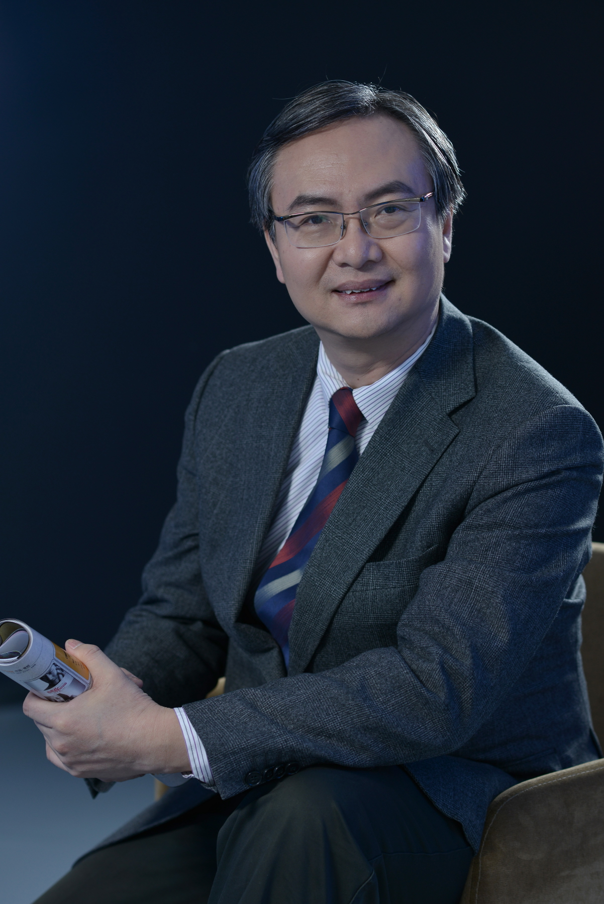  p data-id="go01swvplq">苏浩,著名国际问题专家,中国外交学院教授