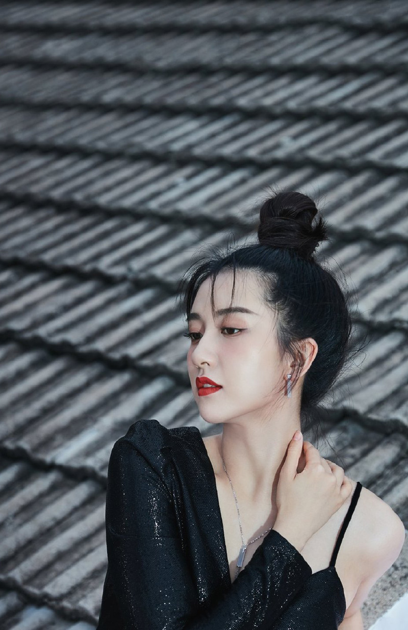  p>许龄月,1992年1月24日出生于云南省曲靖市,中国内地影视女演员.