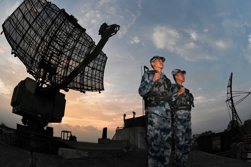  p>雷达兵(radar troops)是指以雷达为主要装备,获取空中,海上,地面或