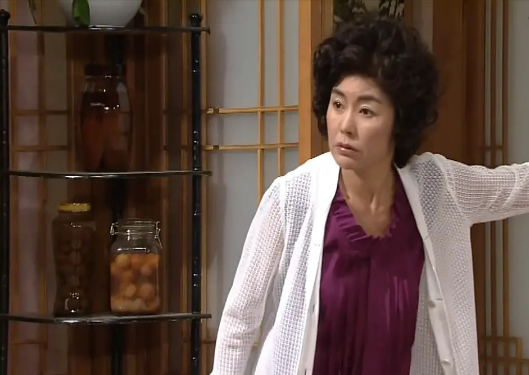  p>《唐突的女子》是由朴艺京执导, a href="#" data-lemmaid="