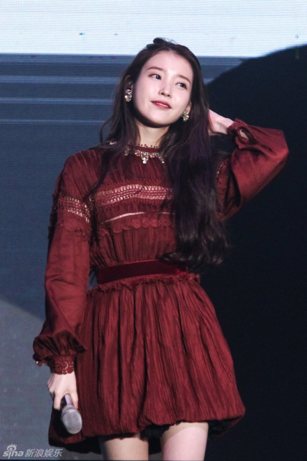 IU（韩国女歌手、影视演员、节目主持人）_百度百科