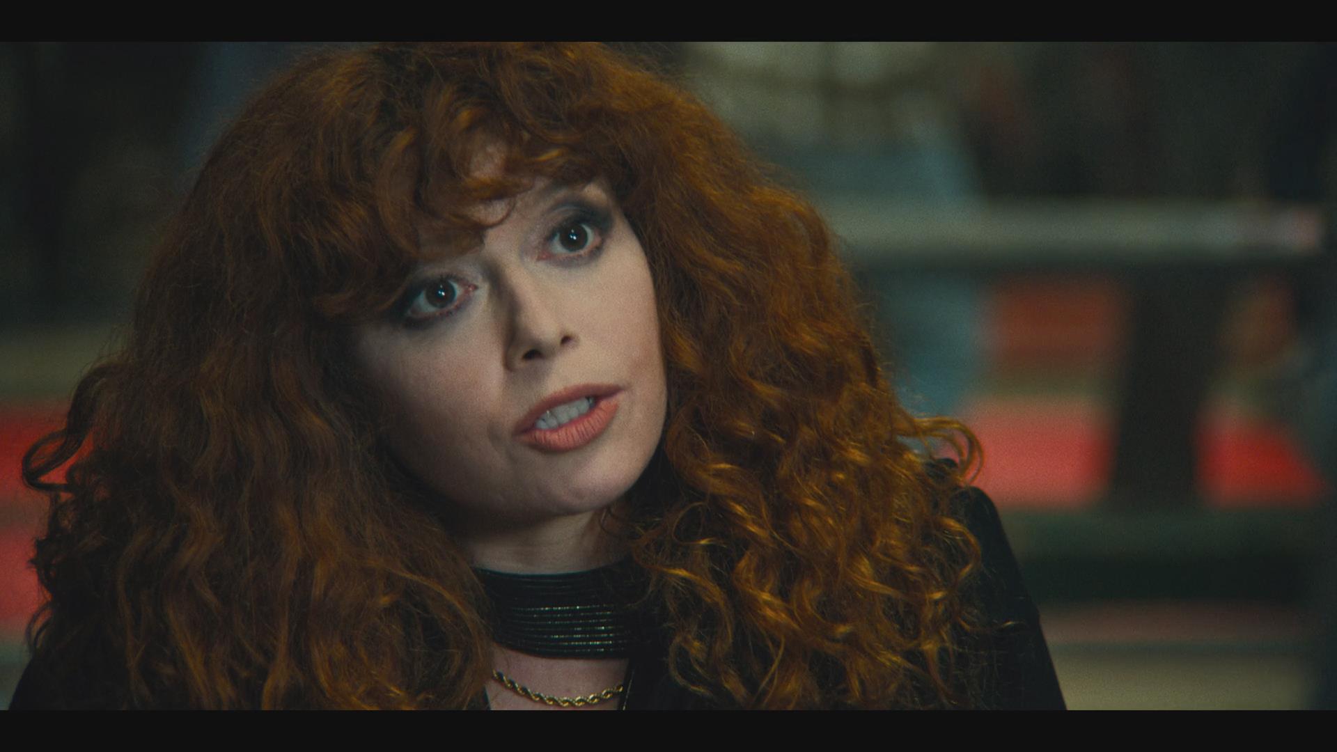 第二季》由艾米·波勒导演,编剧,莱丝利·海德兰德,娜塔莎·雷昂编剧