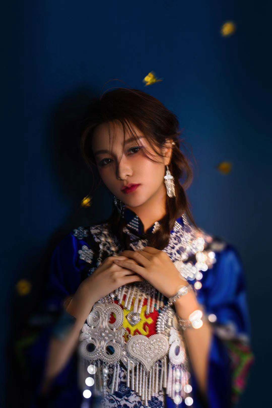 z4">王雯,女, 内地著名 a target="_blank" href="/item/歌手/16693"