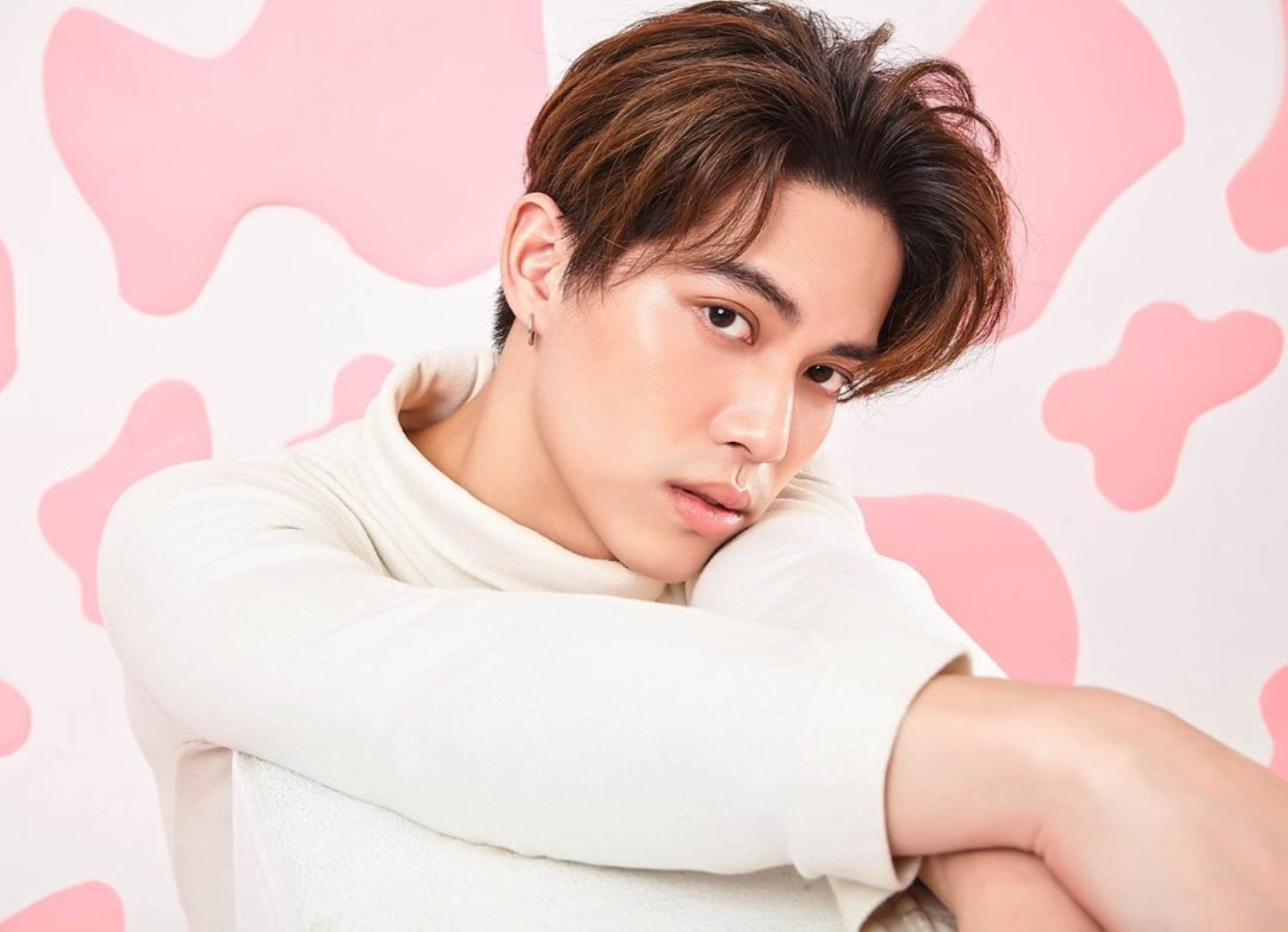 1994年3月22日出生于泰国,泰国男演员,歌手 sup data-ctrid="2tsd94v