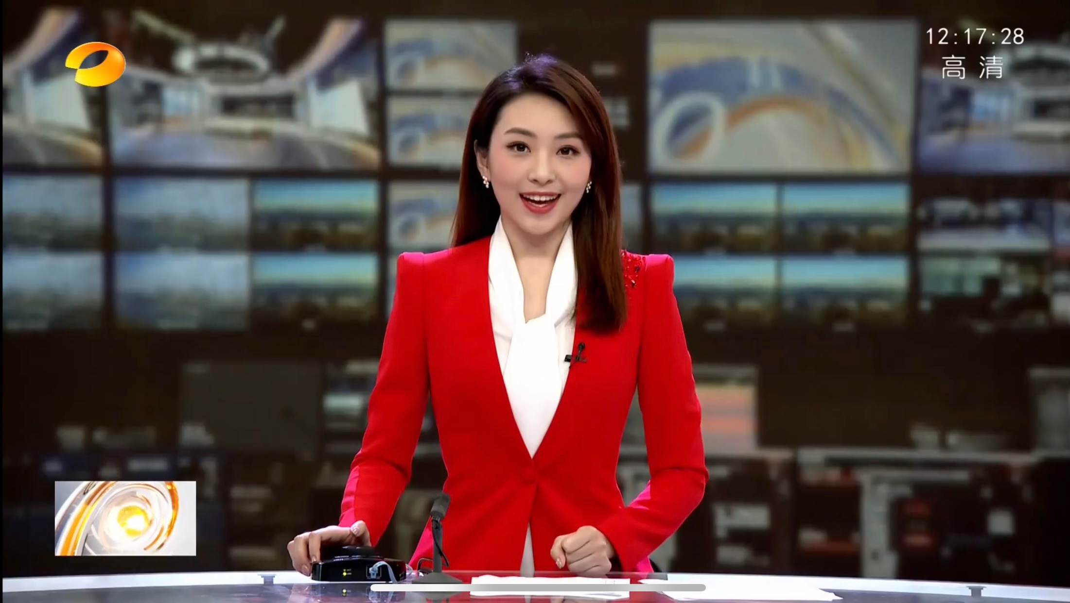 毕业于浙江传媒学院,现任湖南卫视主持人