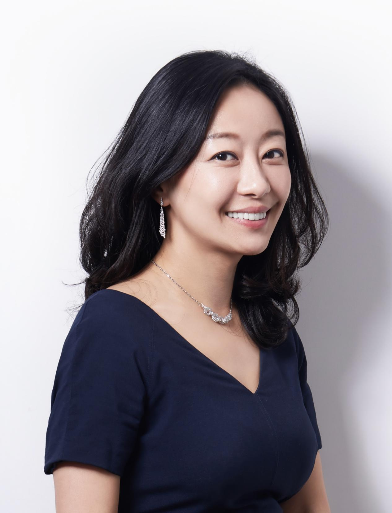  p data-id="tcw84ixeyy9p">邹钦,女,现任大搜车集团cfo.