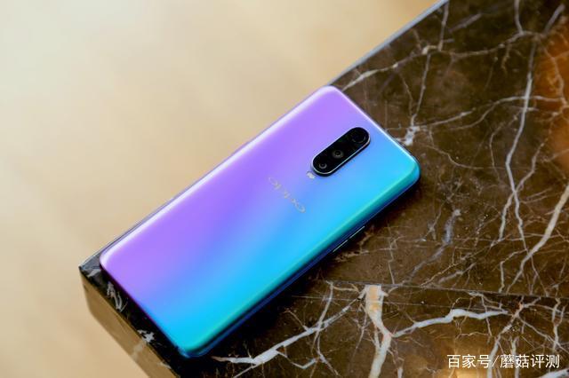 科技感十足，外观酷炫，OPPO R17引消费者热捧_百科TA说