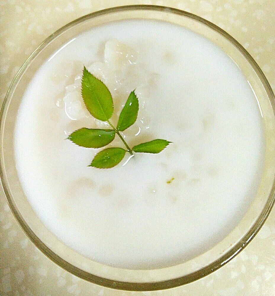 牛奶香蕉西米露