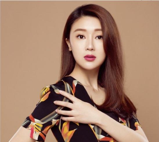 甘薇曝光儿女近况！称他们从小担起养家重任，还赚钱给自己交学费_百科TA说