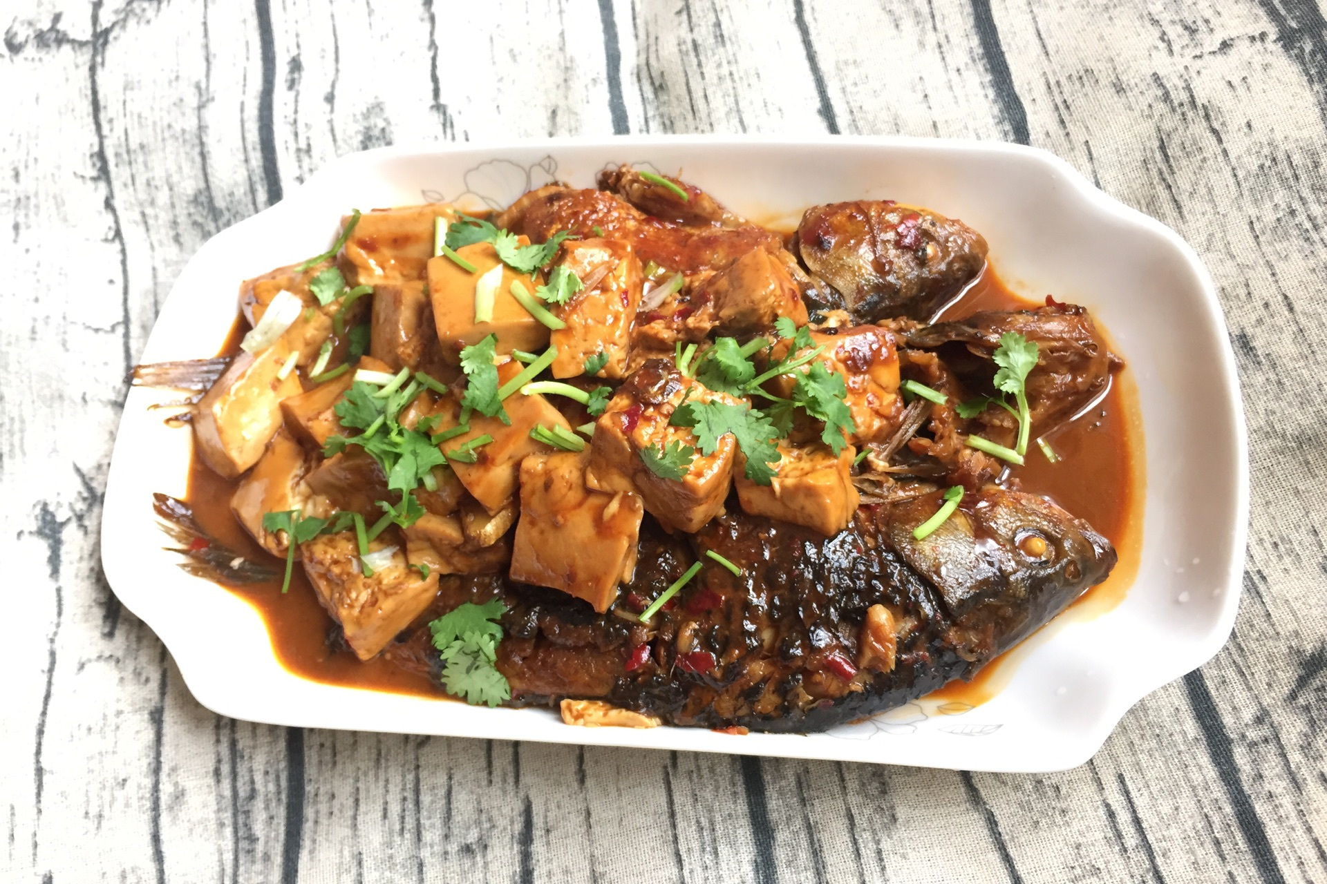 红烧豆腐鲫鱼