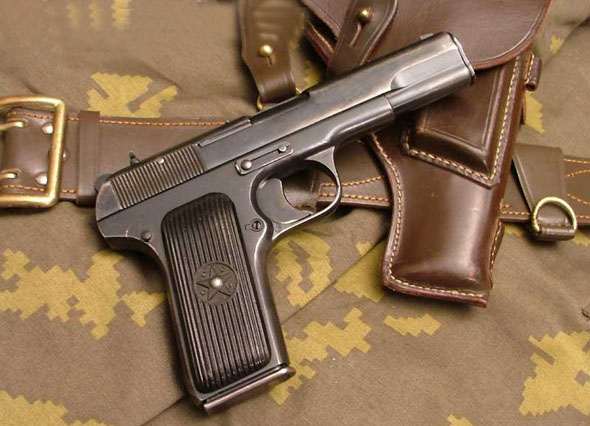  p>tt-33手枪是苏联著名枪械设计师费约道尔·巴基雷必基·托卡列夫于