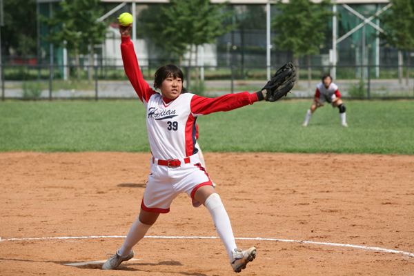 成都市实验小学五年级：棒球越打越有意思，非常好玩！