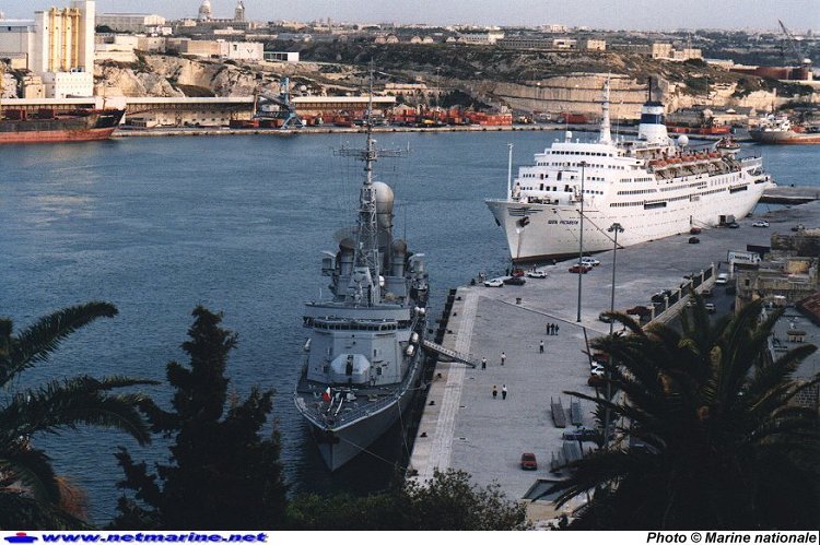 "卡萨尔"级导弹驱逐舰