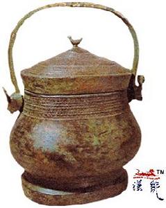  p>联珠纹卣,联珠纹卣,盛酒器,西周早期,1983年江苏丹徒母子墩出土,通