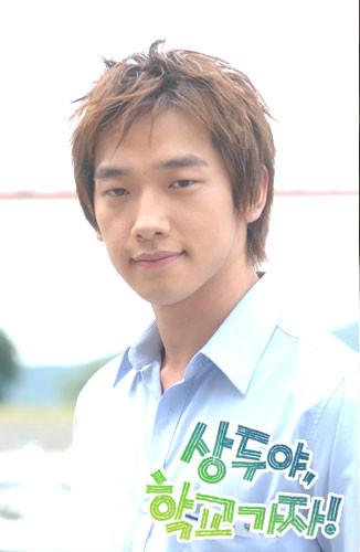  p>郑智薰(rain),1982年6月25日出生于韩国首尔,韩国流行男歌手,演员