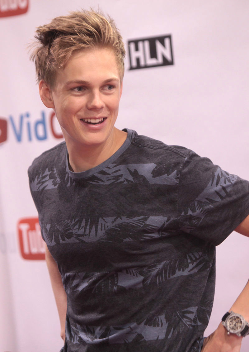  p>caspar lee(卡斯帕·李 b>) /b>原名caspar richard lee(卡斯帕