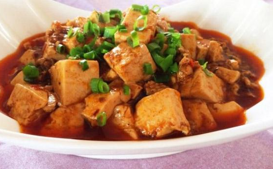  p>猪肉豆腐是 a href="#" data-lemmaid="150186">魔芋 /a>1块, a