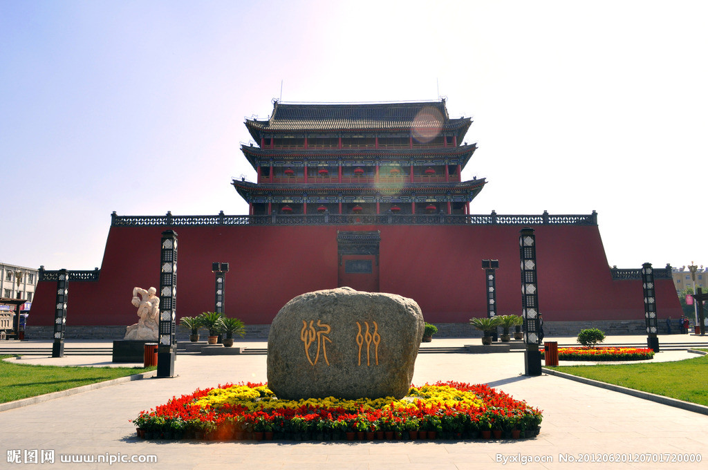  p>忻州城楼是一座体现明代建筑风格的古迹.位于忻州市旧城北门.