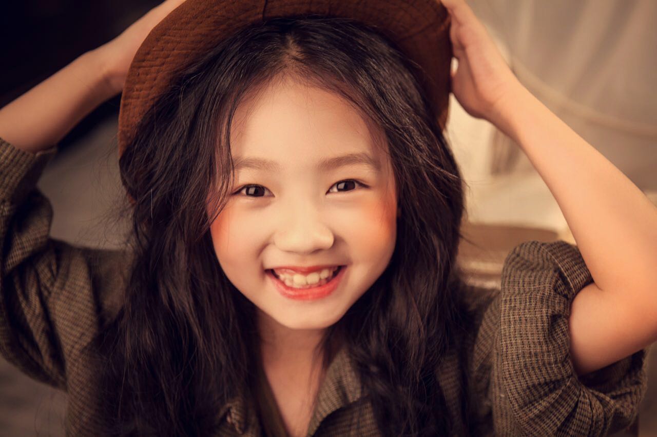  p data-id="gnbr3dhcjf">葛莉莎,是江浙地区著名童模.