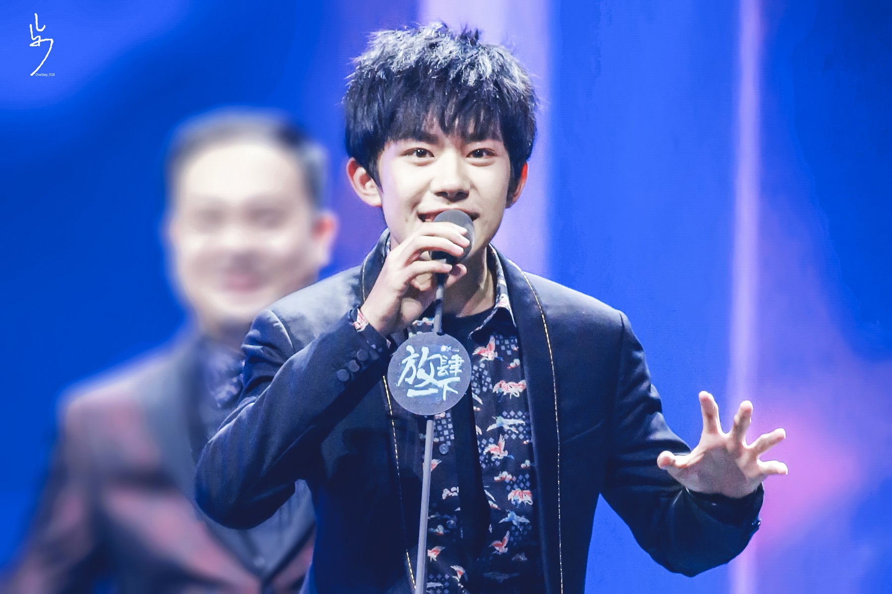  p>易烊千玺,2000年11月28日生于湖南怀化,中国内地男演员,歌手,舞者