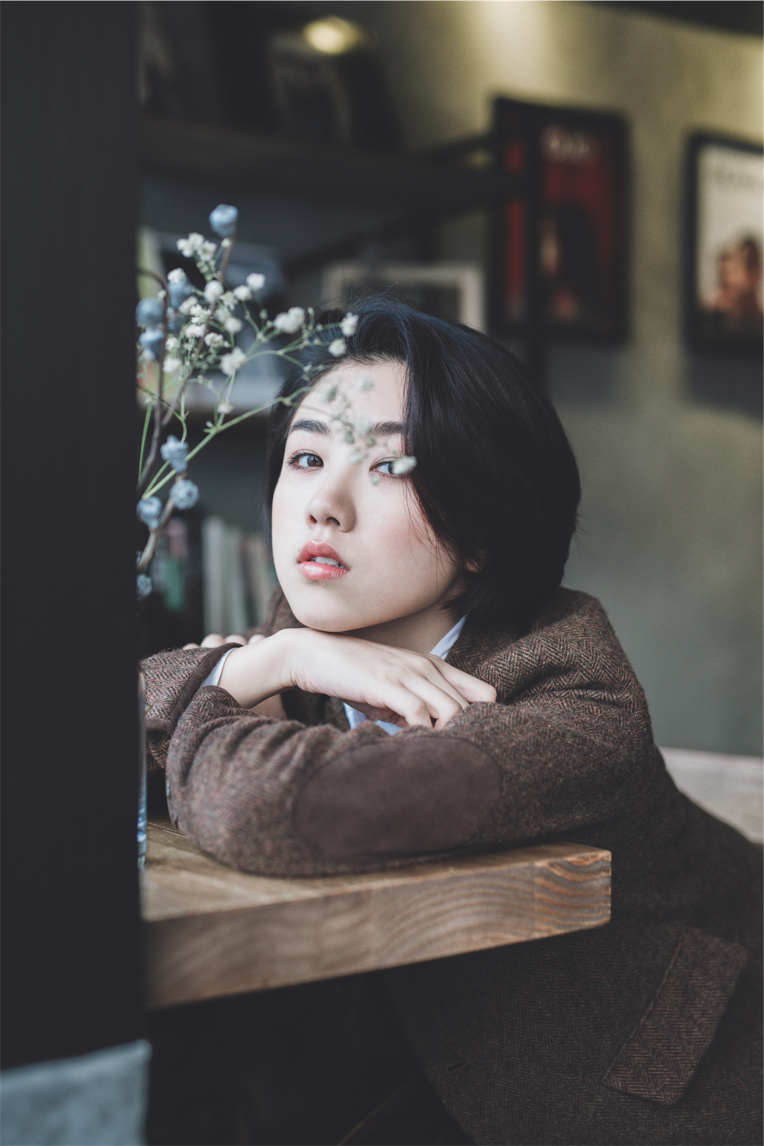  p>颜卓灵( i>cherry ngan /i>),1993年12月27日出生于香港,中国香港