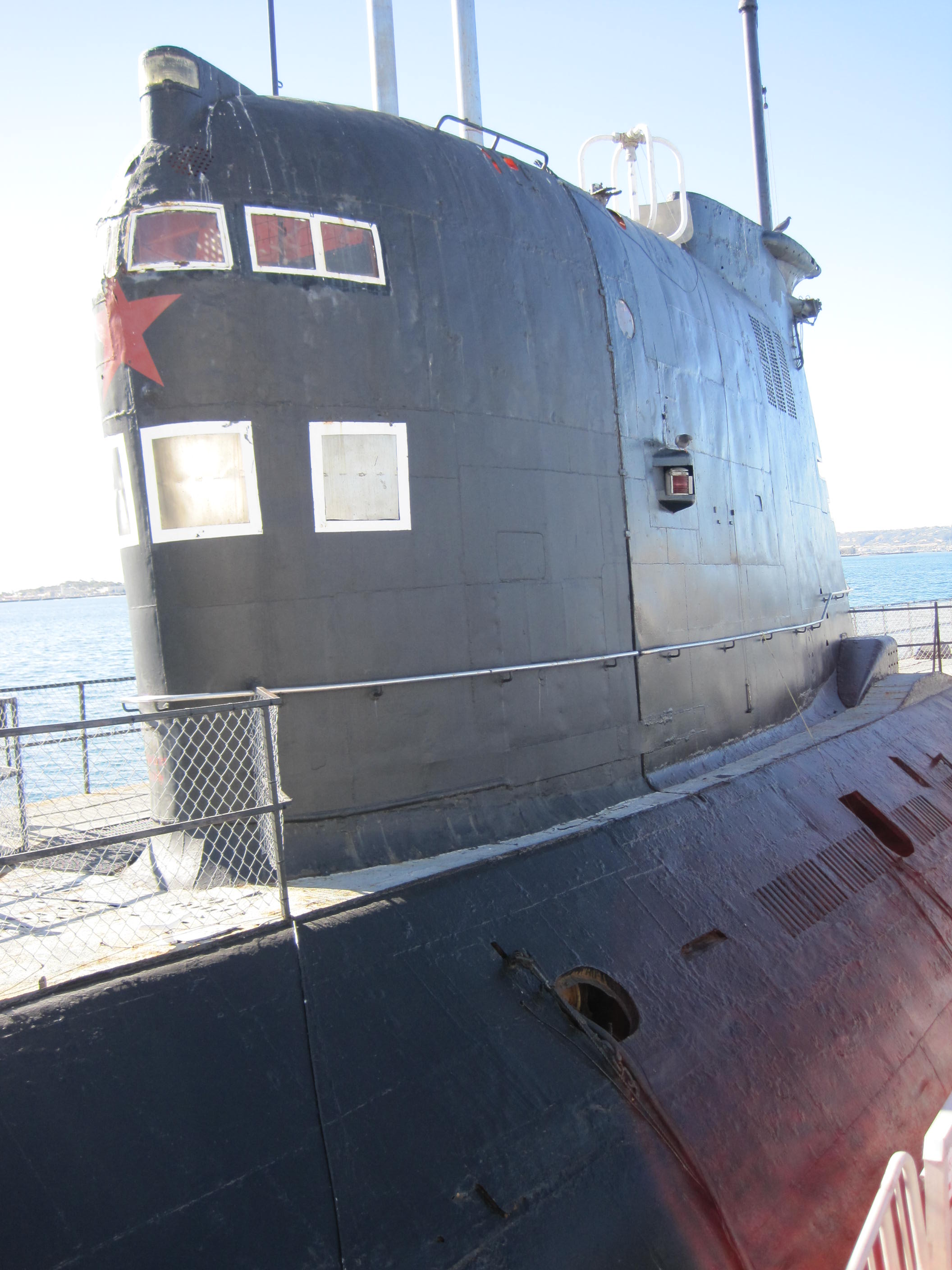 狐步级,简称:f级),是苏联海军一型大型常规动力潜艇,是二战后苏联第二