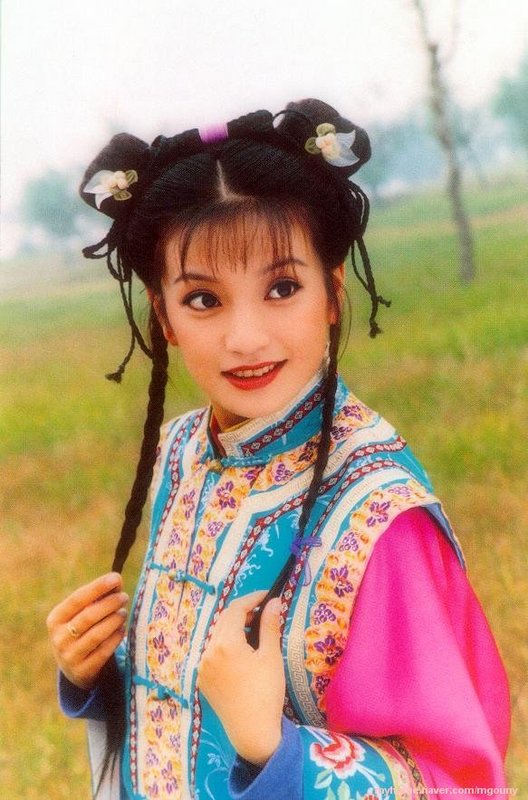 小燕子,是琼瑶经典古装电视剧《 a target="_blank" href="/item/还珠