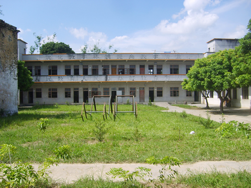 东岸小学