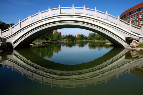  p>齐鲁师范学院(qilu normal university)是一所省属公办全日制普通