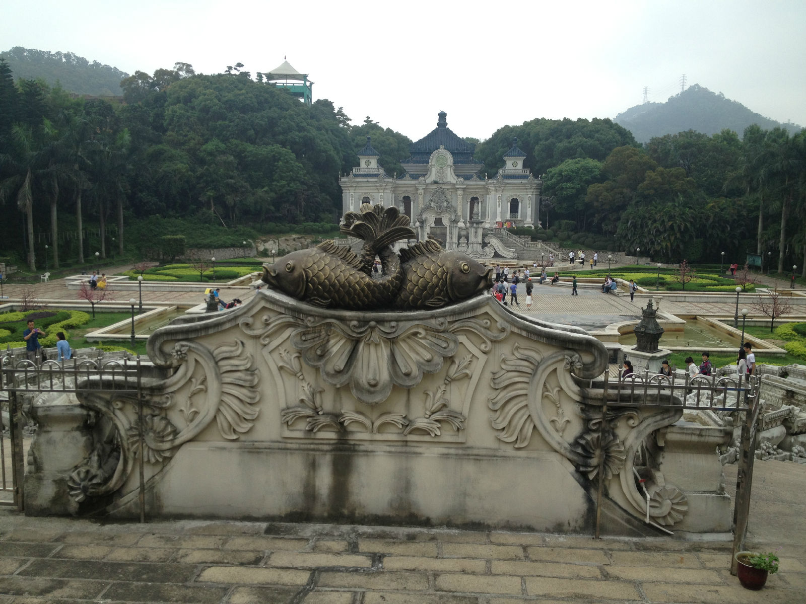  p>圆明新园于公元1997年2月2日正式建成并对外开放,它坐落于珠海九洲