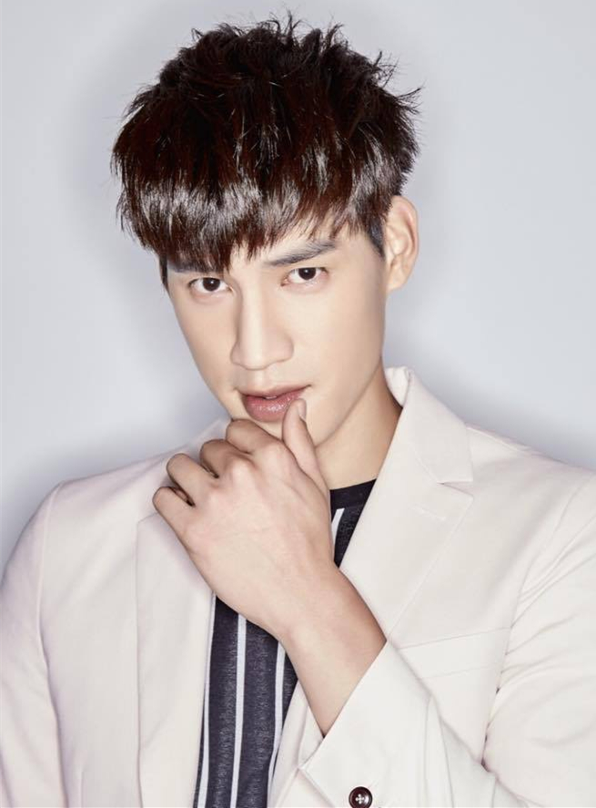  p>罗弘证,1989年7月26日出生,中国台湾男演员,毕业于 a target="