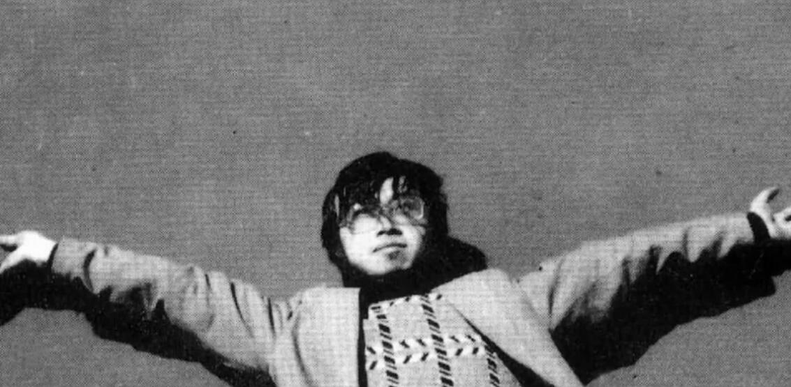 《新娘》是由中国当代诗人 a target="_blank" href="/item/海子