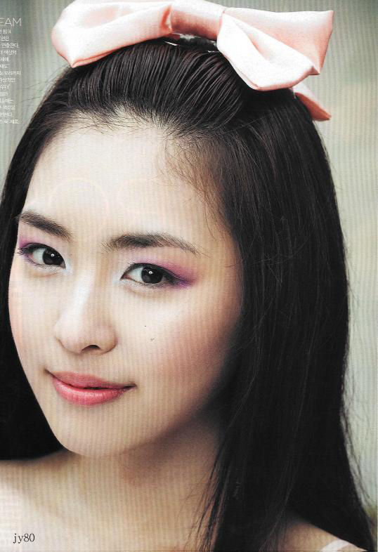  p>李沇熹(lee yeon hee),1988年2月26日出生于韩国,韩国女演员,模特.