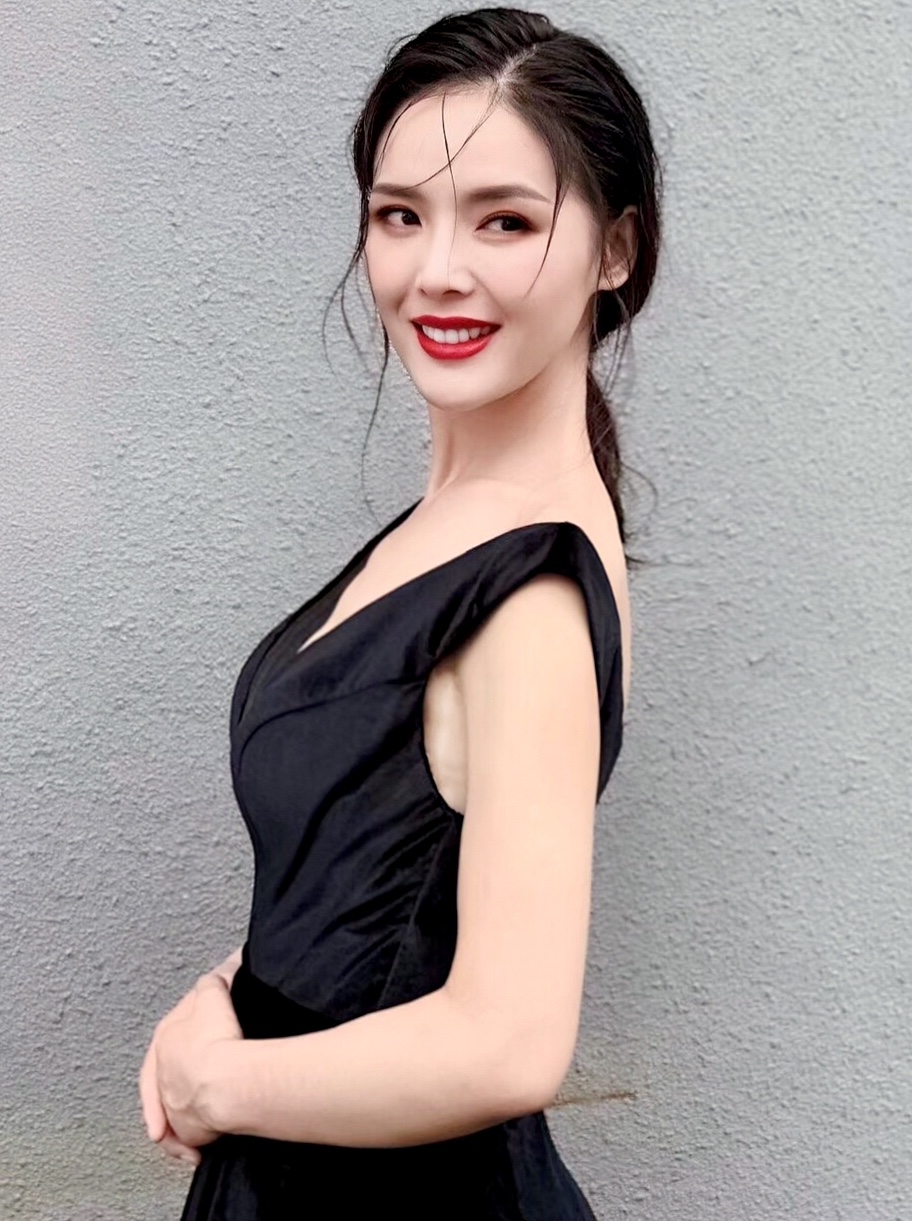  p>张潇月,1992年8月17日出生于河南省商丘市,毕业于 a target="