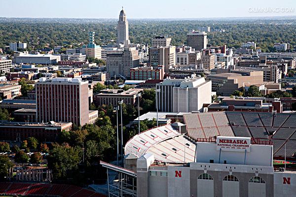  p>内布拉斯加大学(the university of nebraska),是一所于1869年根据