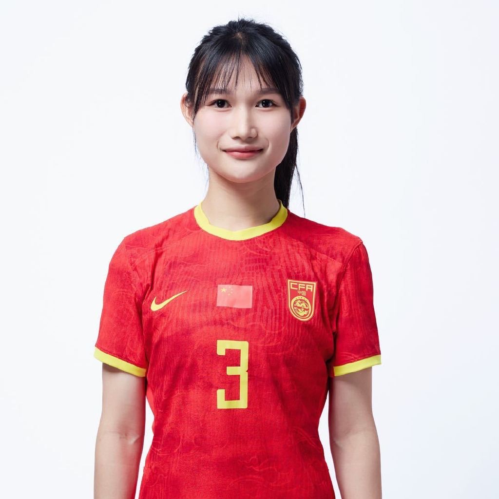 身高1米72,体重67公斤,中国女子 a target="_blank" href="/item/足球