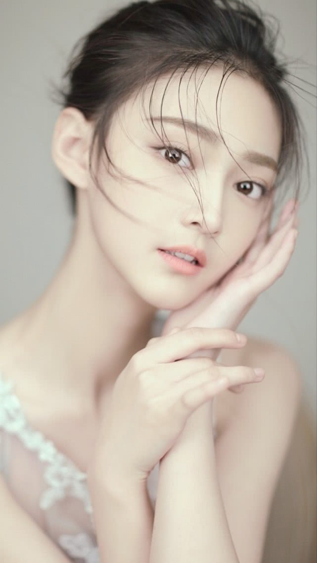  p data-id="gocmt6nypw">盛蕙子,1998年10月