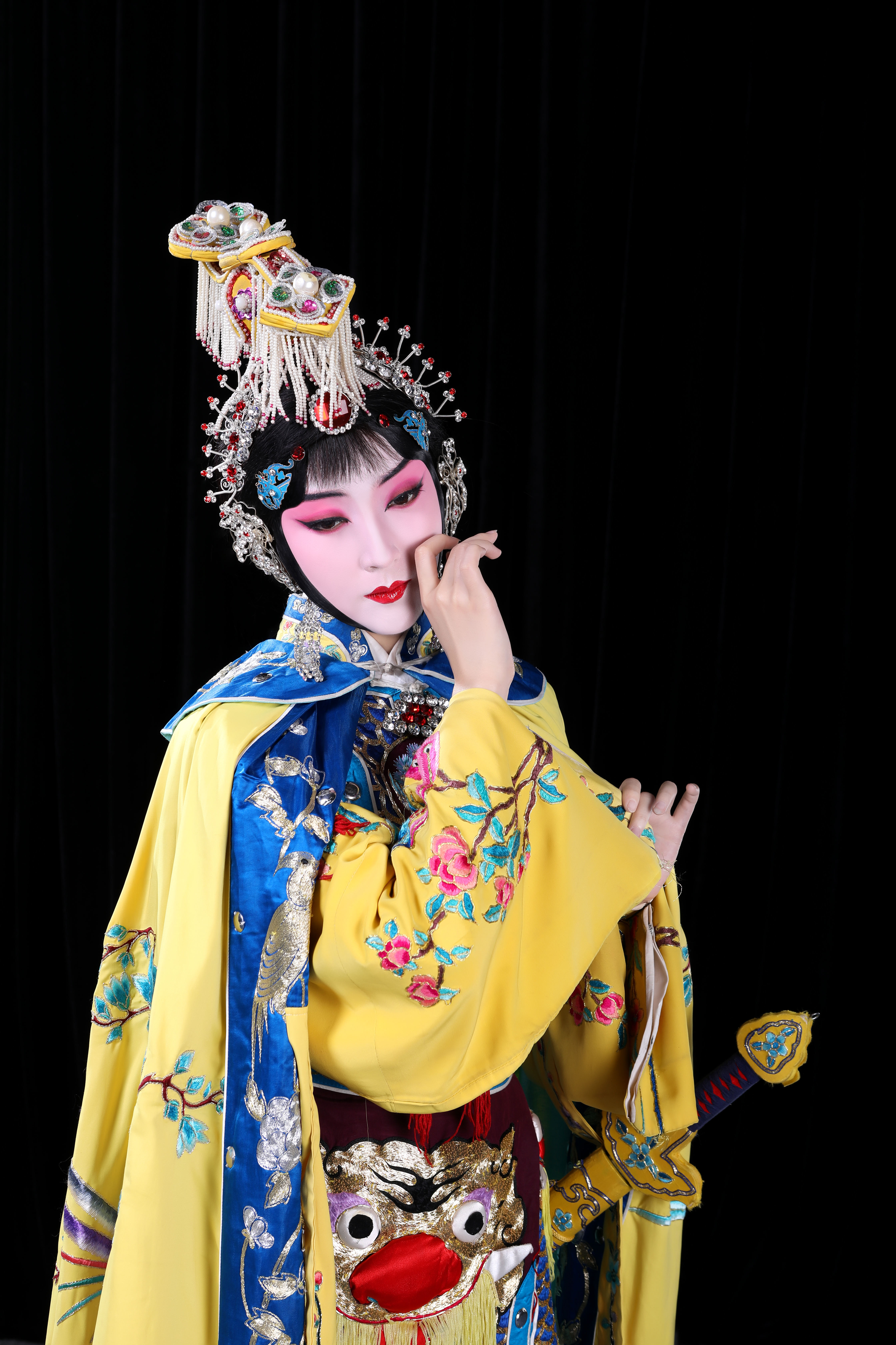 "sbdp5i5voatf">果小菁, a target="_blank" href="/item/京剧/75719"