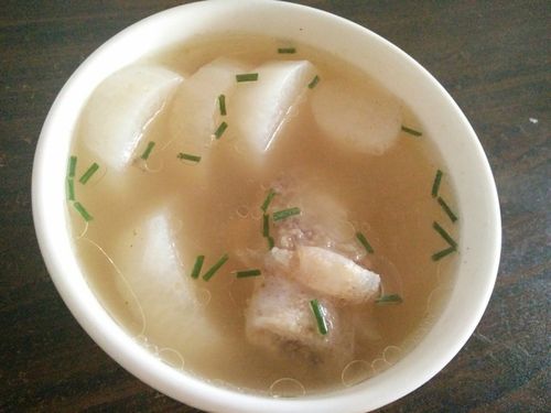 牛骨萝卜养生汤