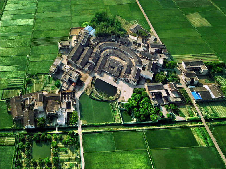  p>围龙屋,又被称为 a target="_blank" href="/item/客家围拢屋