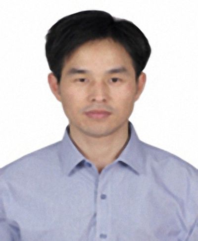  p>王建新,1972年出生,湖南湘阴人,中国人民大学新闻学硕士研究生.