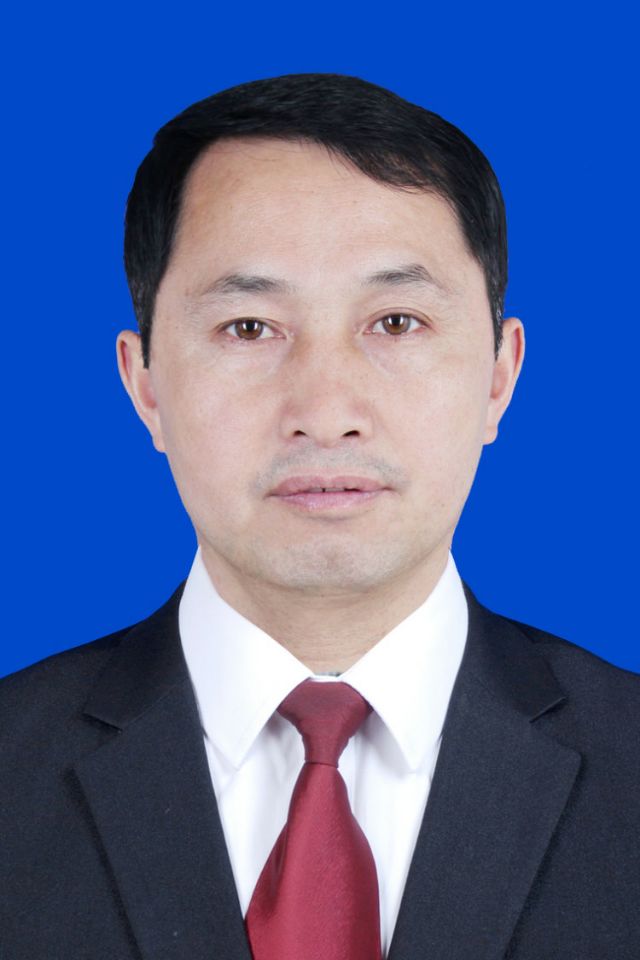 现任贵州省黎平县教育和科技局副局长.