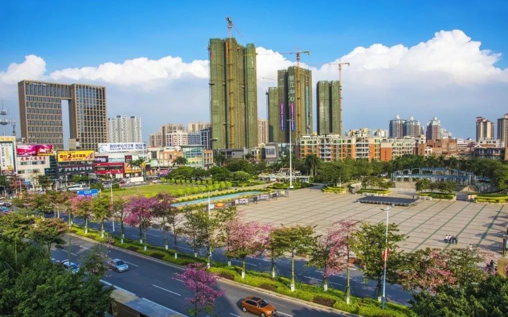 ">龙江镇,隶属于广东省 a target="_blank" href="/item/佛山/200343"