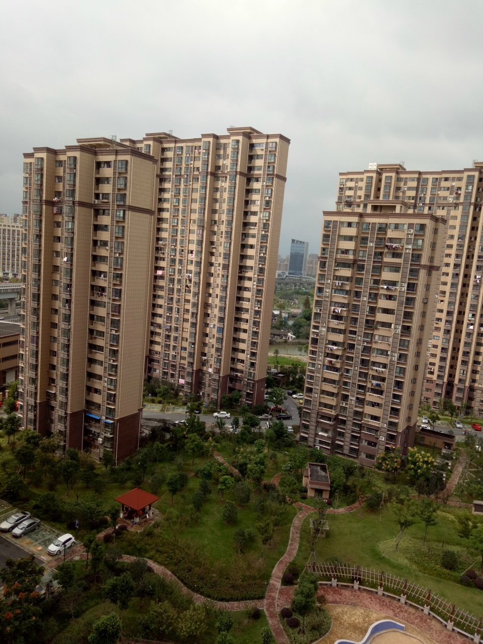  p>胜悦嘉苑位于上海市嘉定菊园新区,共计房屋2064户. /p>