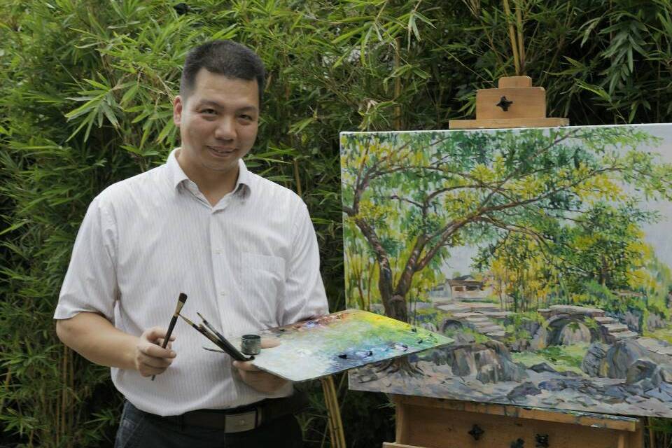  p>陆良国,广东饶平人,1992年毕业于汕头市工艺美术学校;2002毕业于